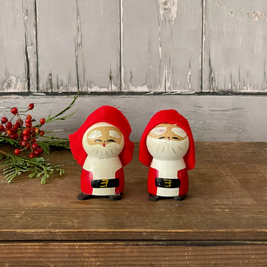 Vintage wooden Santa’s from Japan