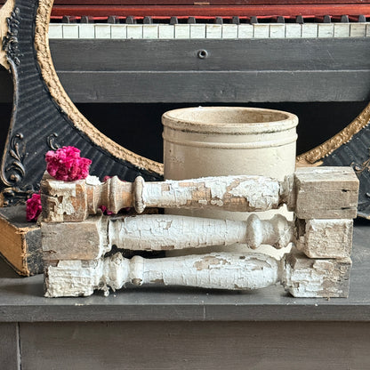 Chippy Porch Post