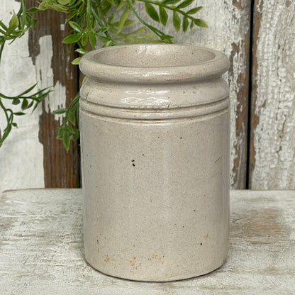 Stoneware Pot -Spring Lamb