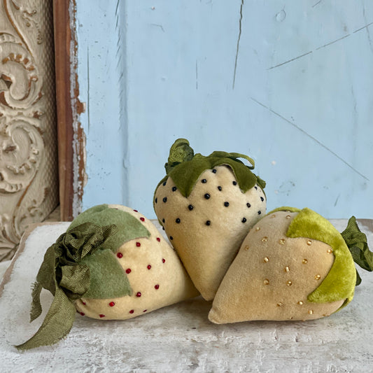Velvet Strawberries - Pineberry Yellow