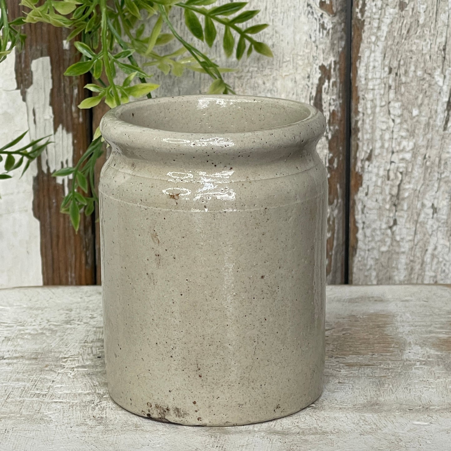 Stoneware Pot -Antiquités