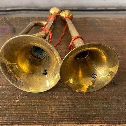 Metal Horn Set