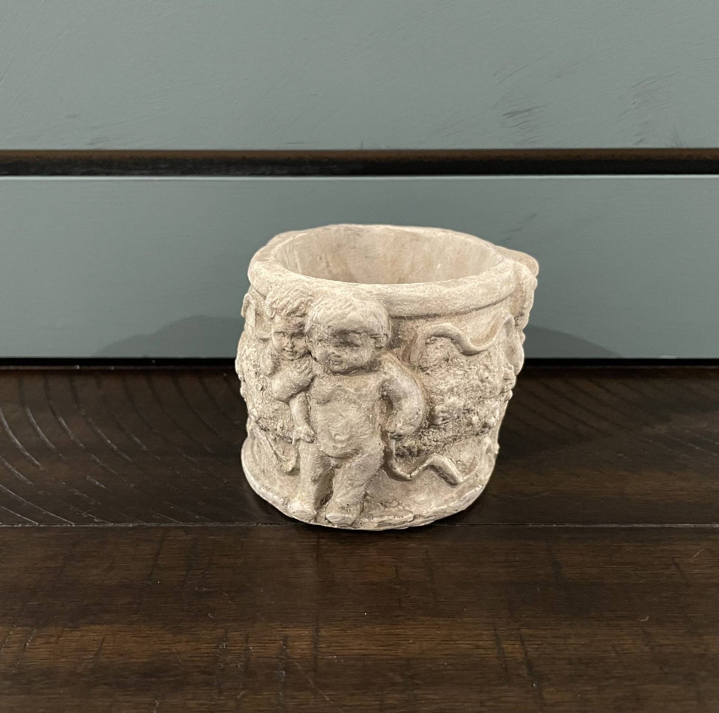 Small Cherub Pot