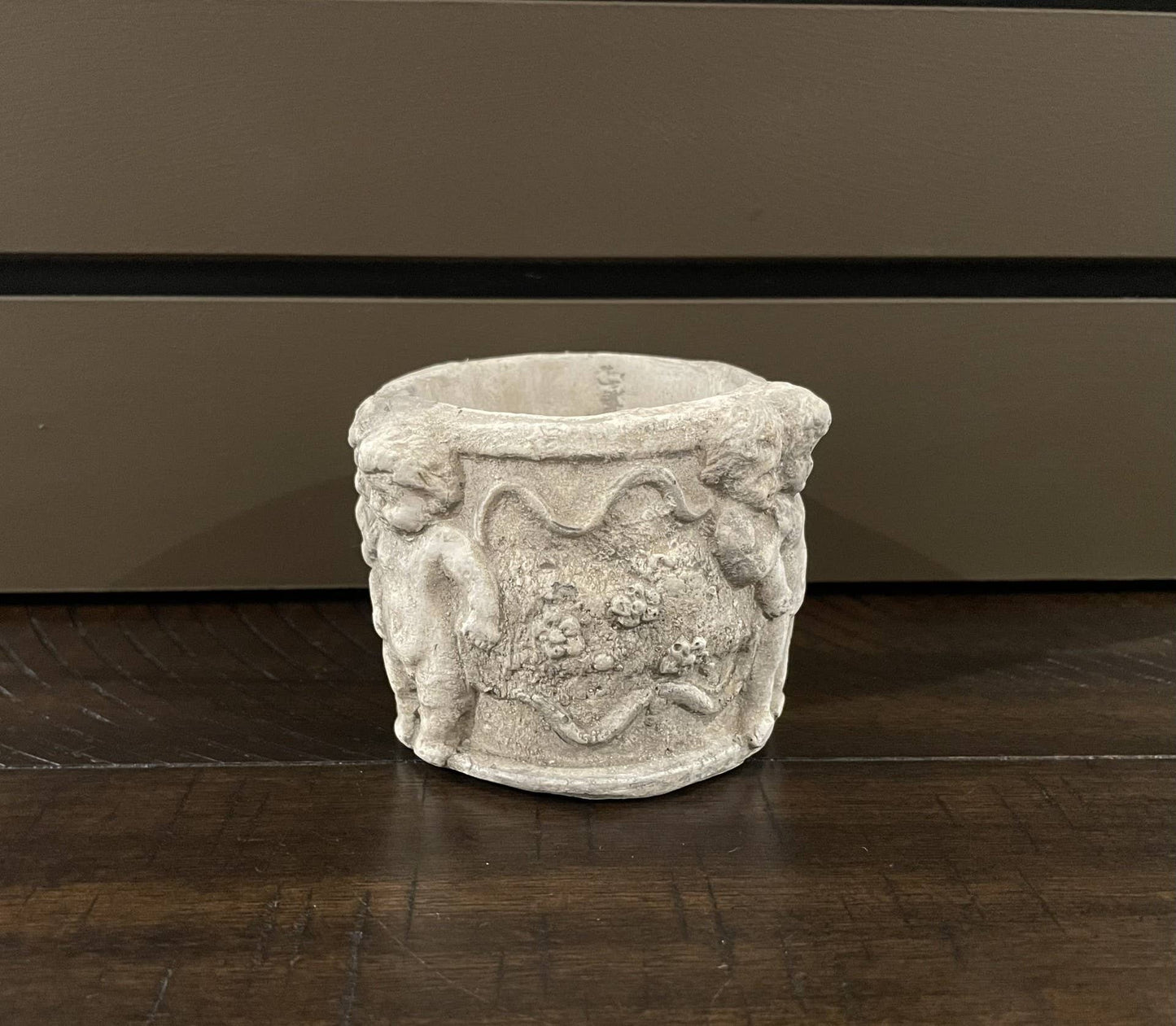 Small Cherub Pot